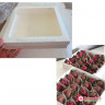 Коробка для клубники в шок. 20х20х4 см с окном, белая