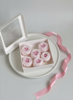Коробка 15х15х4 см с окном, белая