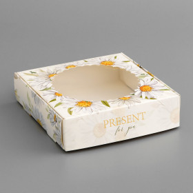 Коробка с откидной крышкой 11х11х3 см с "Ромашки"