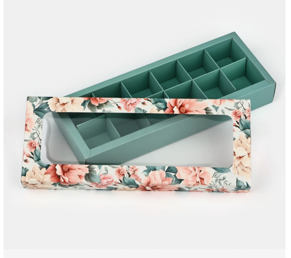 Коробка для 12 конфет с окном "Цветы"